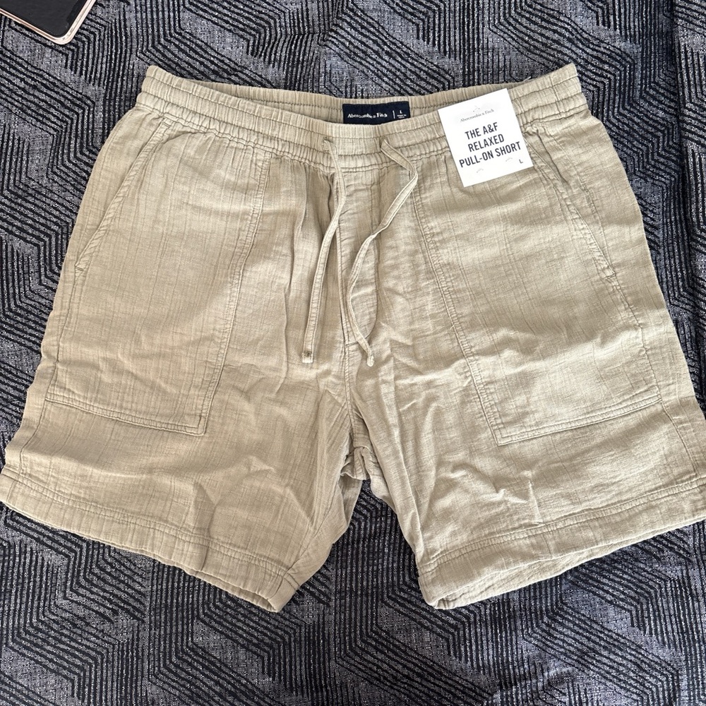 Abercrombie & Fitch Men's Athletic Shorts - Beige